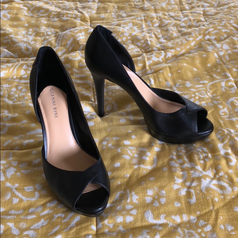 Gianni Bini black peep-toe heels Size 10